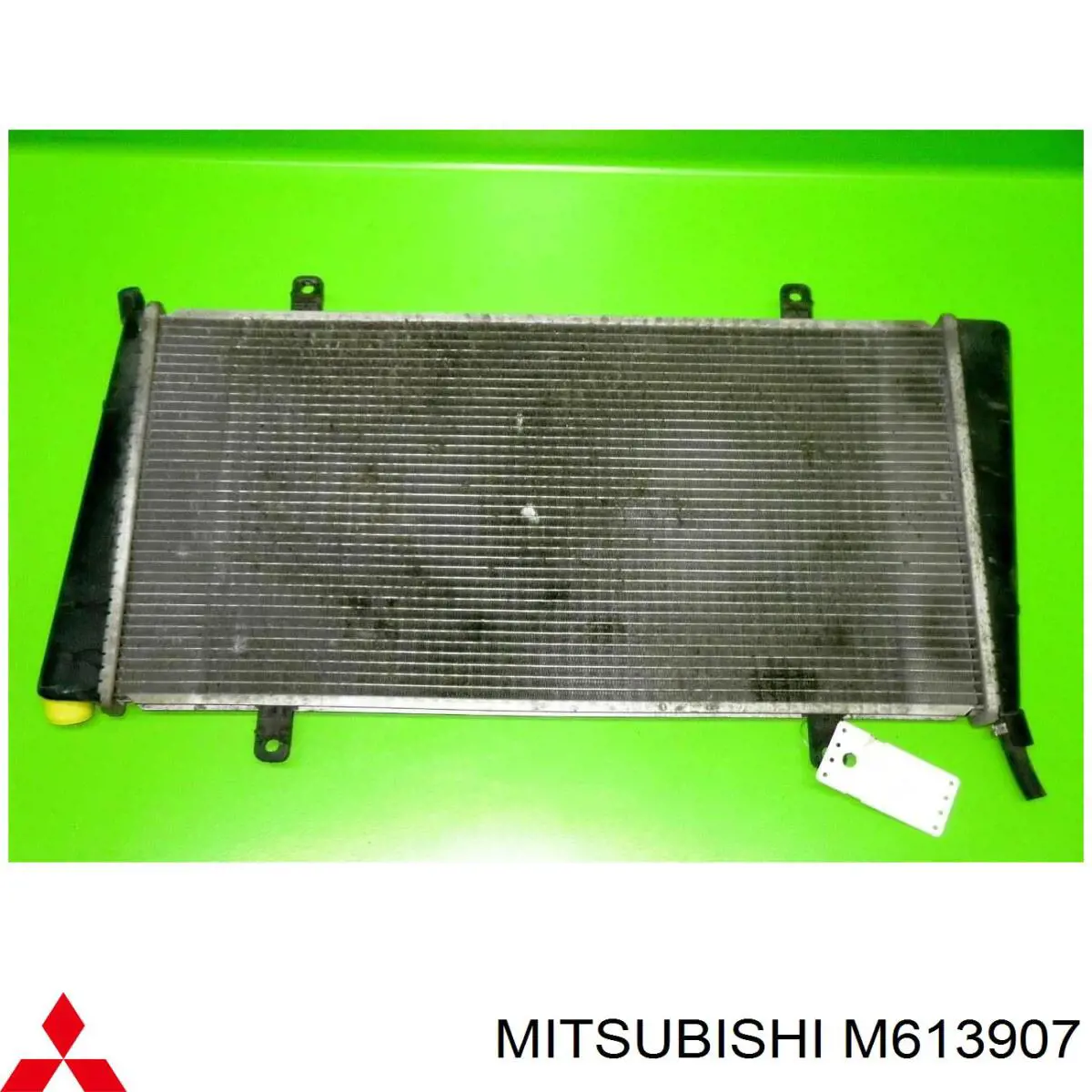 M613907 Mitsubishi радіатор охолодження двигуна