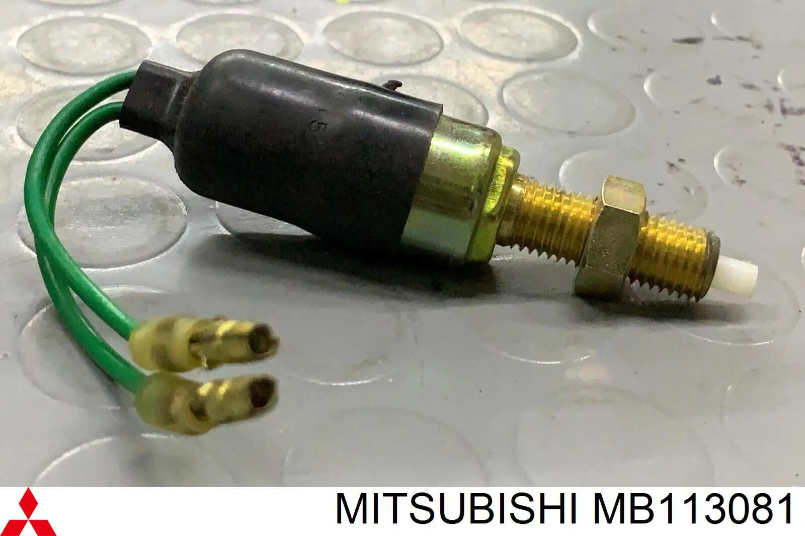 Датчик включення стопсигналу MMB113081 Mitsubishi