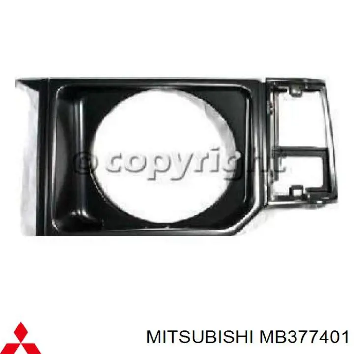 Рамка/облицювання фари лівої на Mitsubishi Pajero (L04G, L14G)