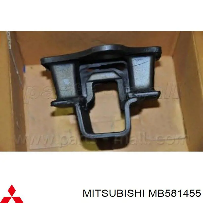 Подушка трансмісії (опора коробки передач) Mitsubishi Pajero 1 (L04G, L14G) (Міцубісі Паджеро)