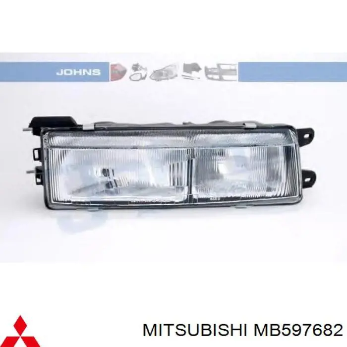 MB597682 Mitsubishi фара права