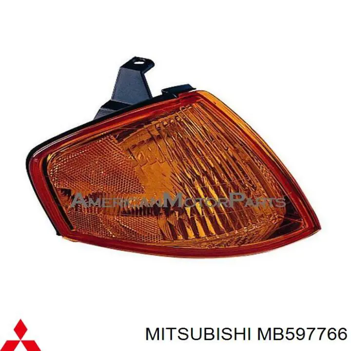 MB597766 Mitsubishi габарит-покажчик повороту, правий