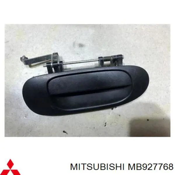 Ручка задньої двері зовнішня права Mitsubishi Carisma (DA) (Міцубісі Карізма)
