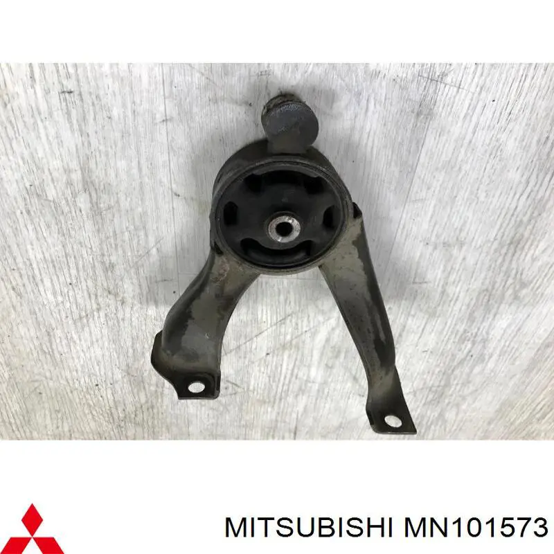 Купити MN101573 Mitsubishi Подушка (опора) двигуна, задня права