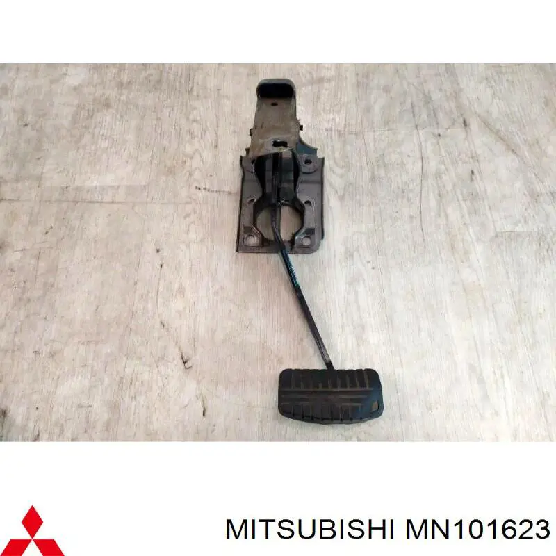 MN101623 Mitsubishi Педаль гальма