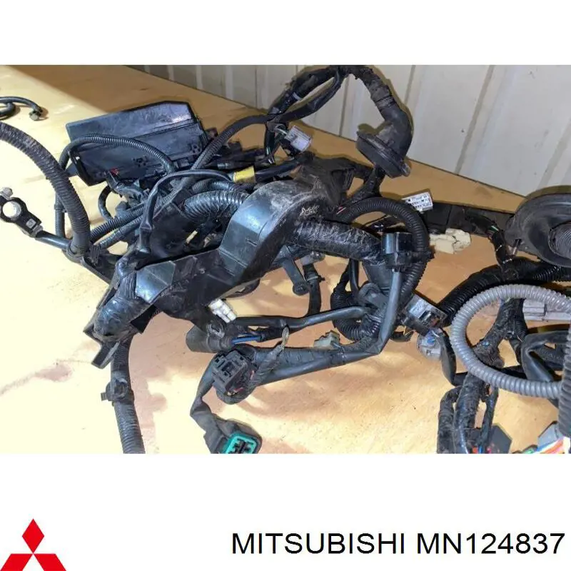 MN124837 Mitsubishi 