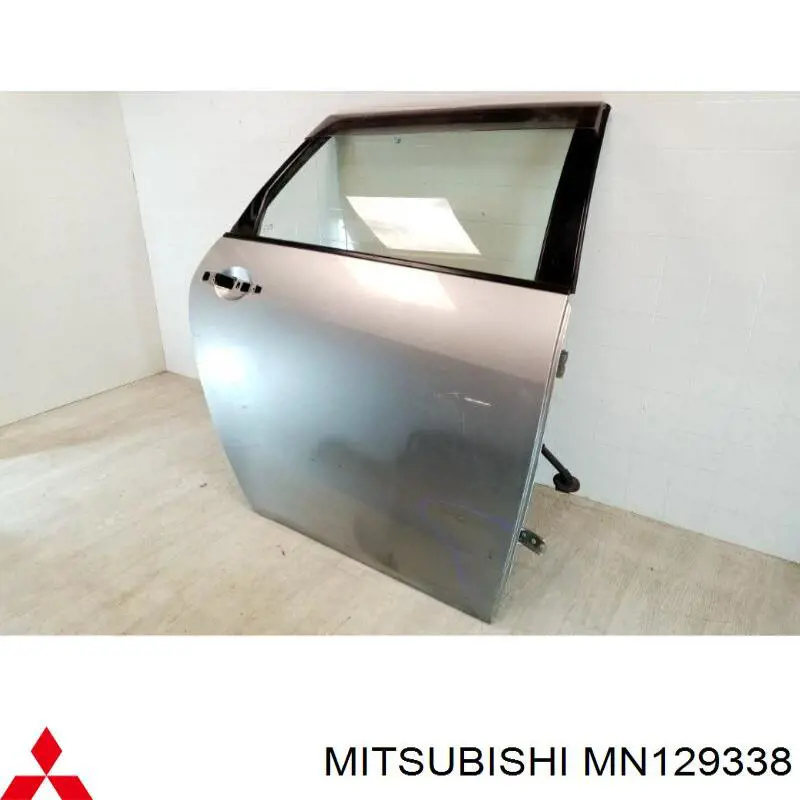 Скло заднє праве Mitsubishi MN129338 ціна, від 27.34 USD