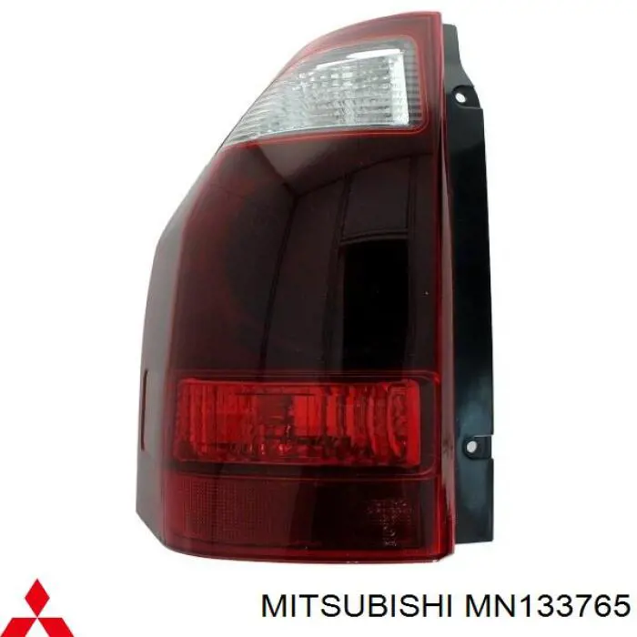 MN133765 Mitsubishi ліхтар задній лівий