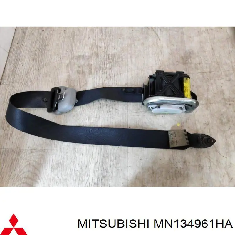MN134961HA Mitsubishi Пасок безпеки передній лівий