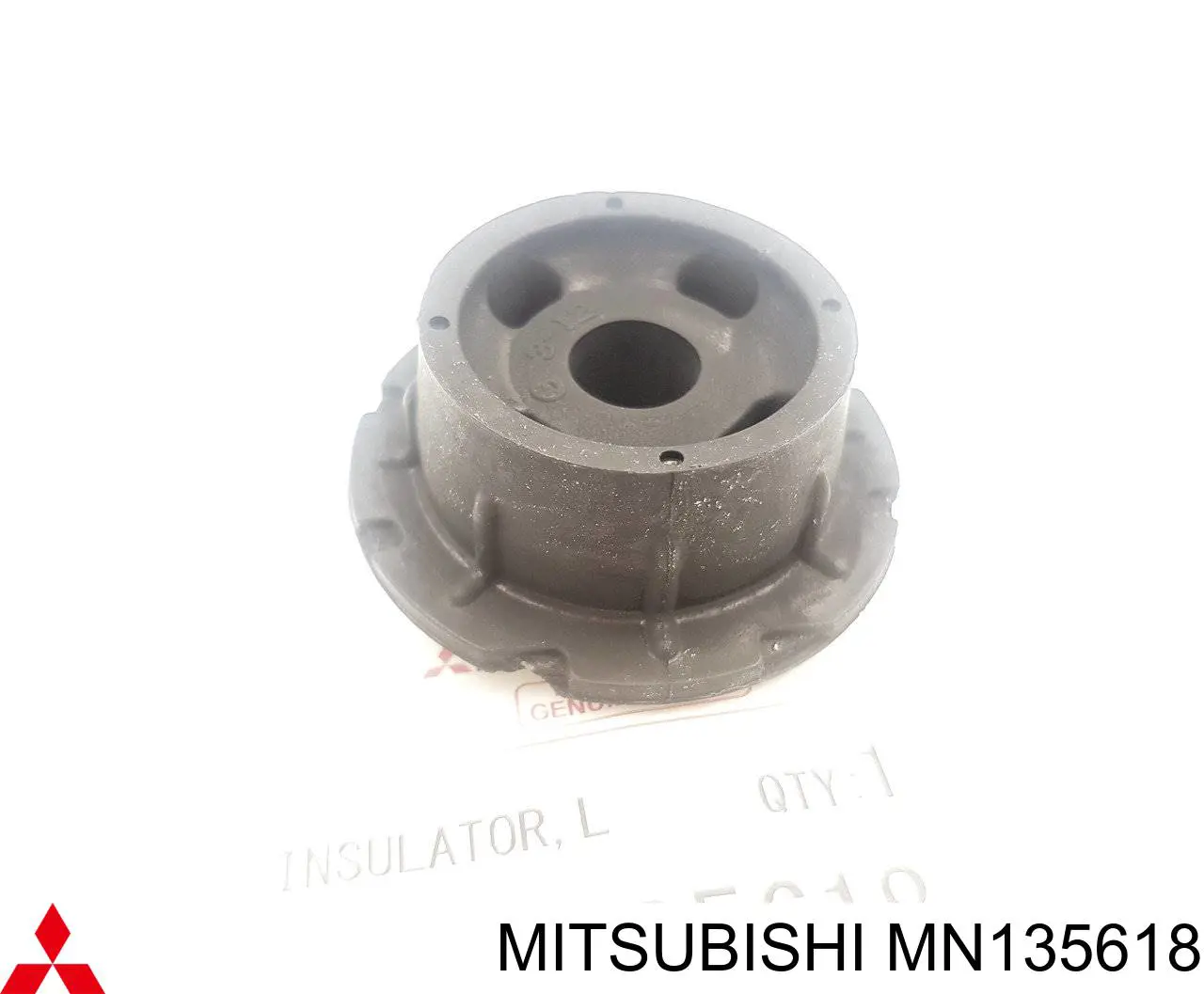 MN135618 Mitsubishi подушка радіатора охолодження, нижня