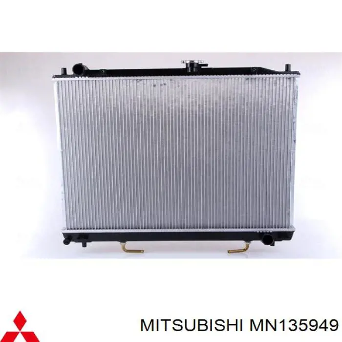 Радіатор охолодження двигуна MN135949 Mitsubishi