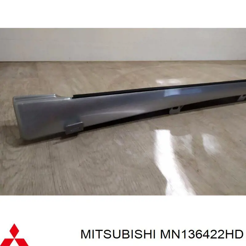 Накладка підніжки MN136422HD Mitsubishi