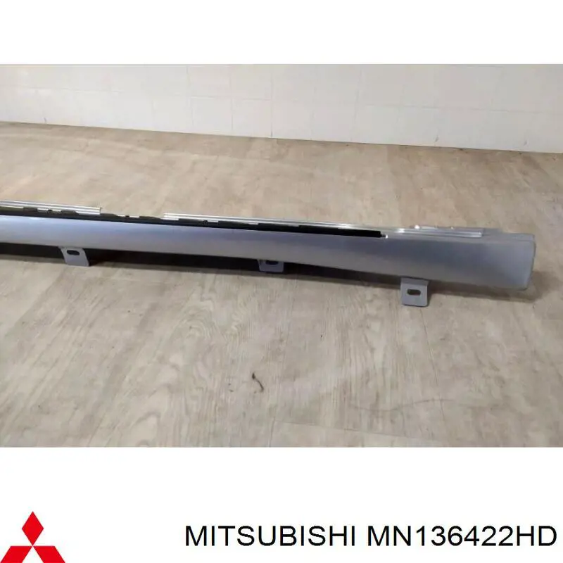 Купити MN136422HD Mitsubishi Накладка підніжки