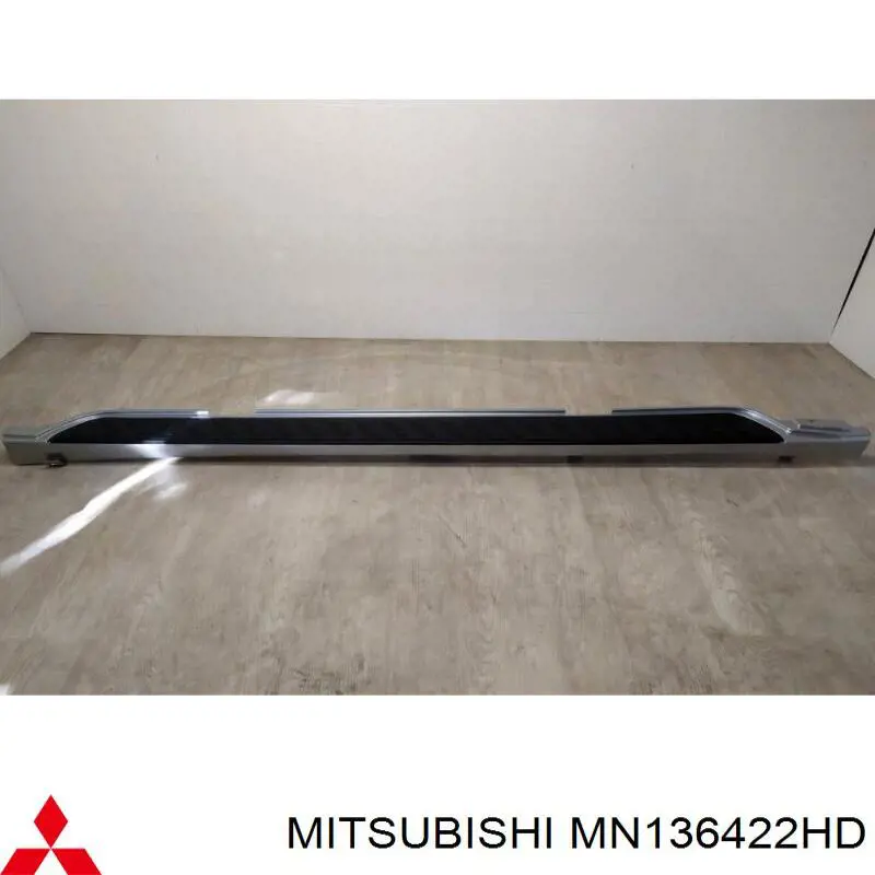 MN136422HD Mitsubishi Накладка підніжки