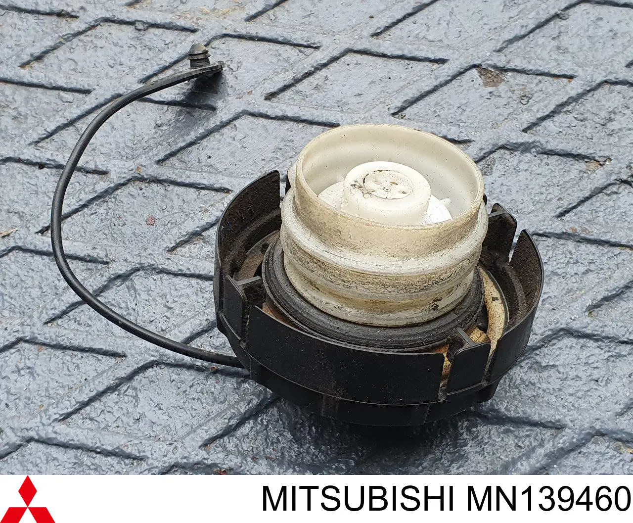 Пробка паливного бака Mitsubishi MN139460 ціна, від 6.91 USD