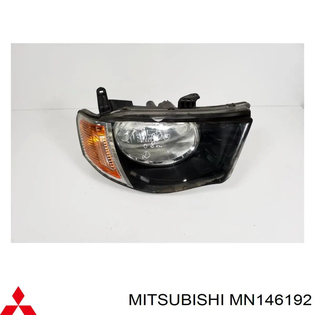 Купити MN146192 Mitsubishi Права блок фара