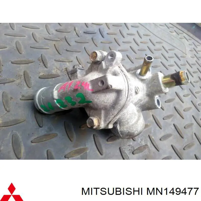 MN149477 Mitsubishi Корпус термостата в зборі