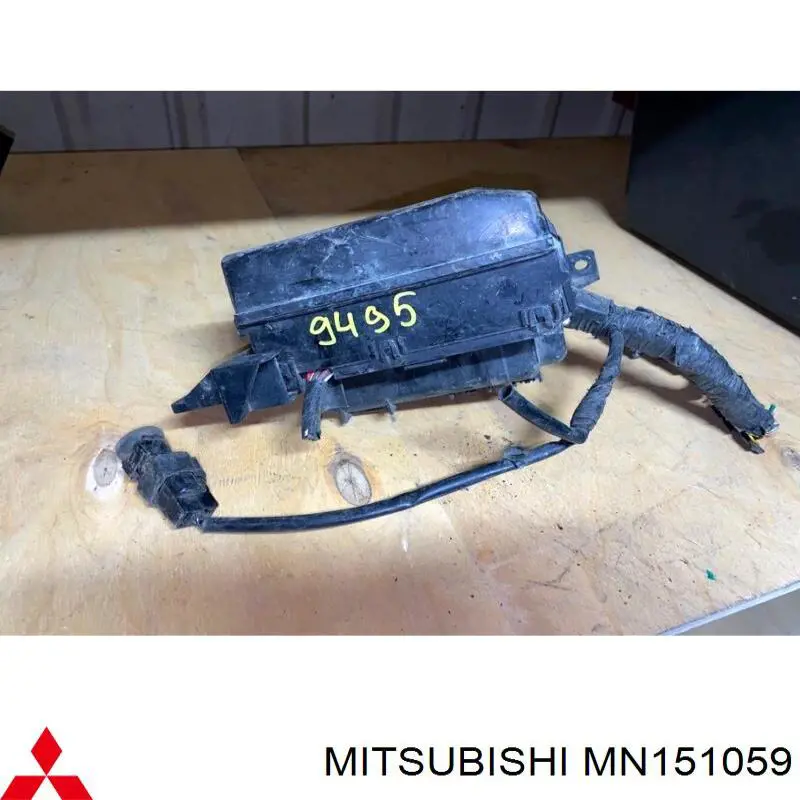 MN151059 Mitsubishi Електропроводка моторного віддсіка