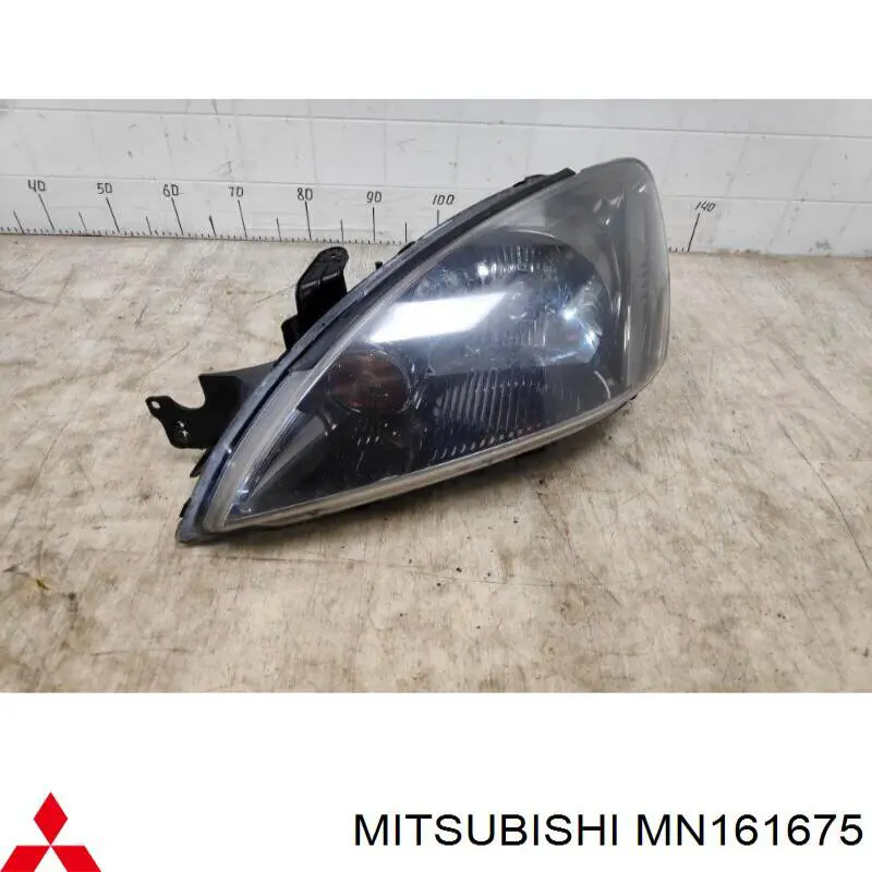 Купити MN175809 Mitsubishi Фара