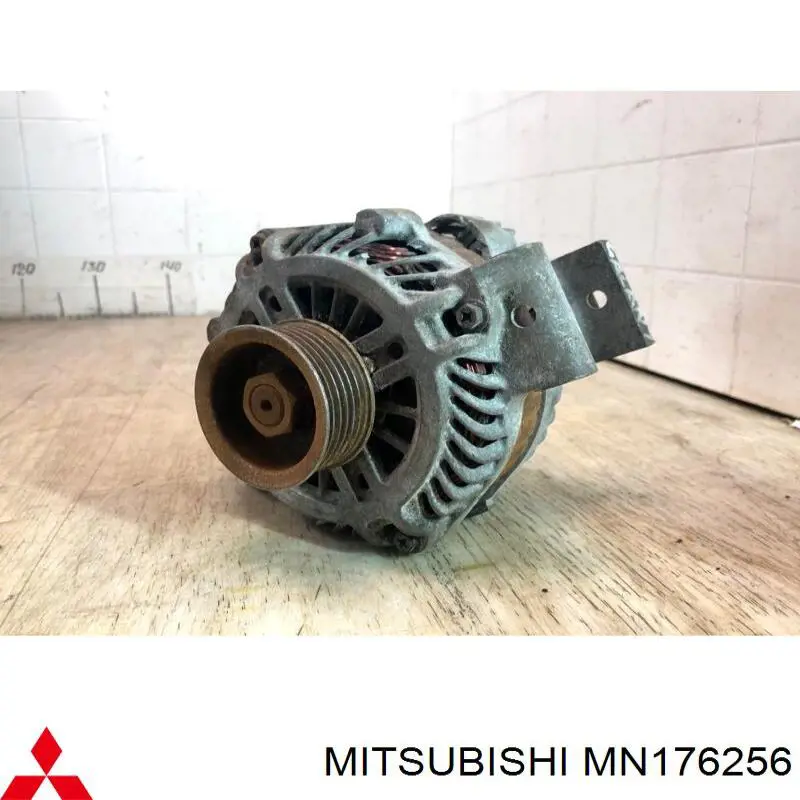 MN176256 Mitsubishi Авто генератор