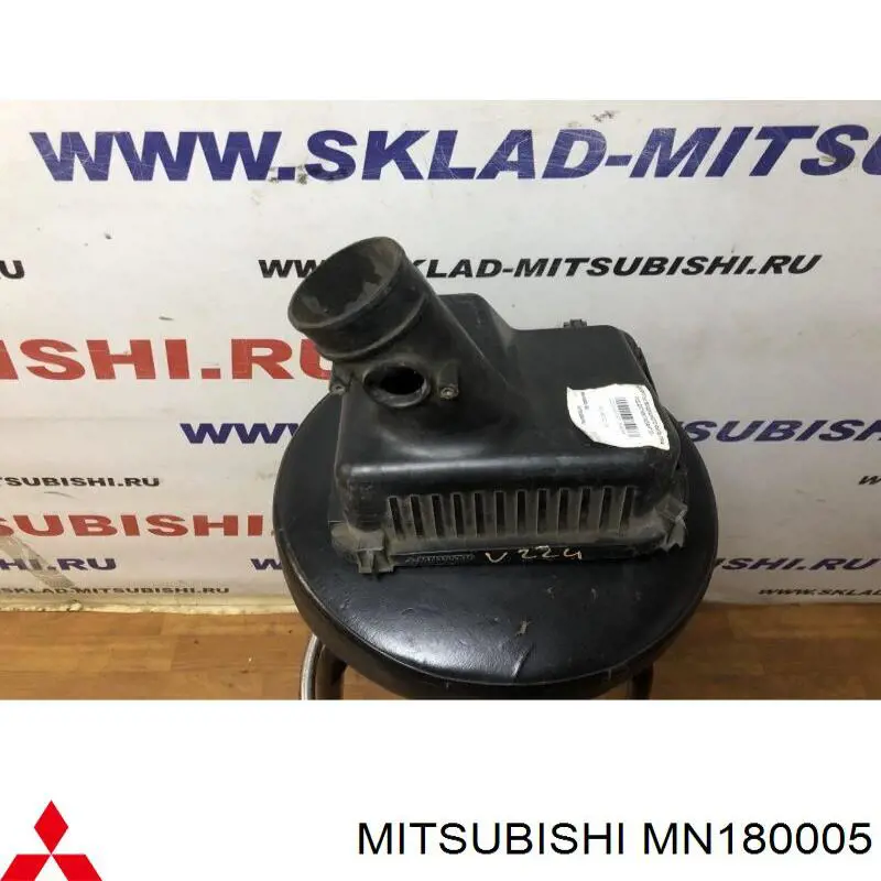 Купити MN180005 Mitsubishi Корпус повітряного фільтра, верхня частина