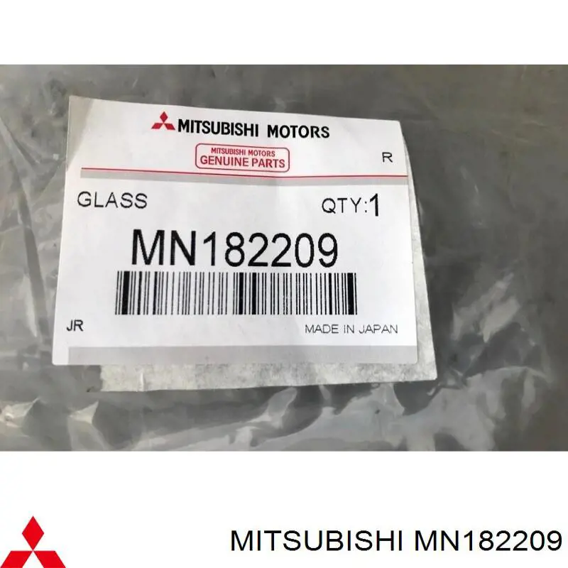 MN182209 Mitsubishi скло лобове