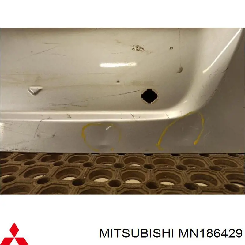 П'яті двері Mitsubishi MN186429 ціна, від 253.37 USD