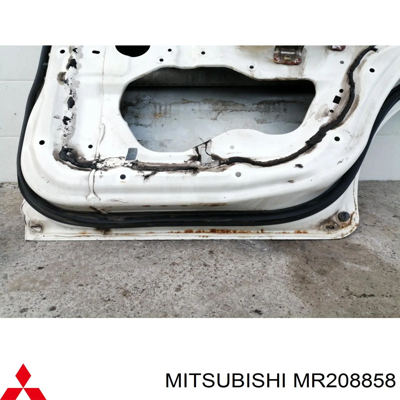 MR208858 Mitsubishi 