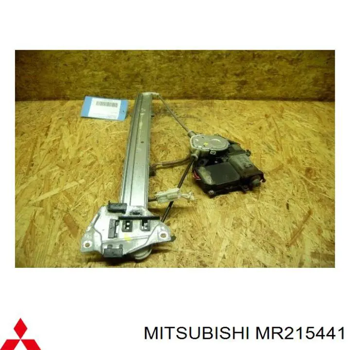 MR215441 Mitsubishi Двигун стеклопод'емника двері задньої, правої