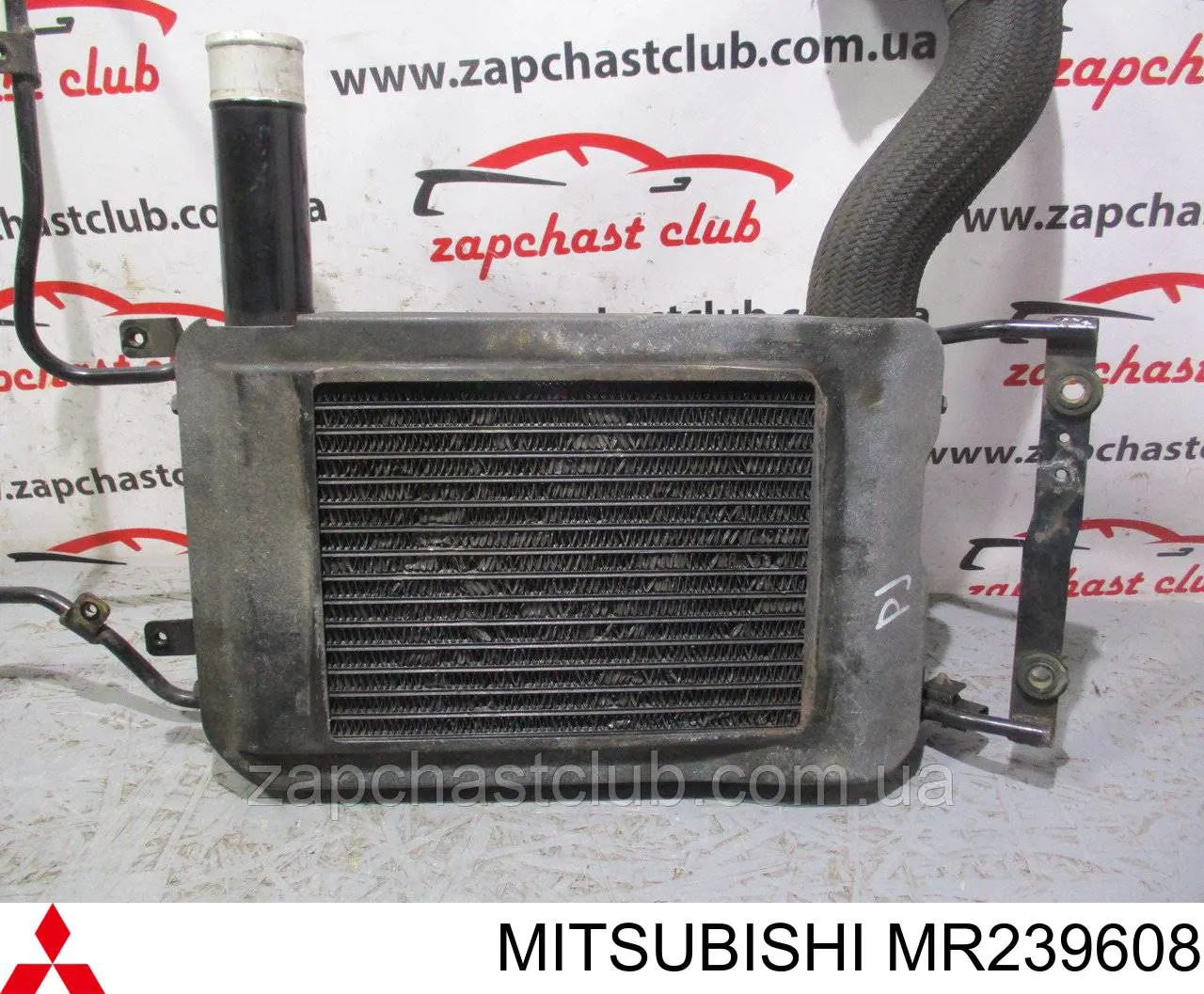 Купити MR239608 Mitsubishi Радіатор интеркуллера