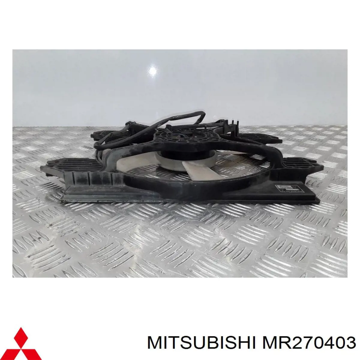 MR270403 Mitsubishi дифузор радіатора кондиціонера, в зборі з крильчаткою і двигуном