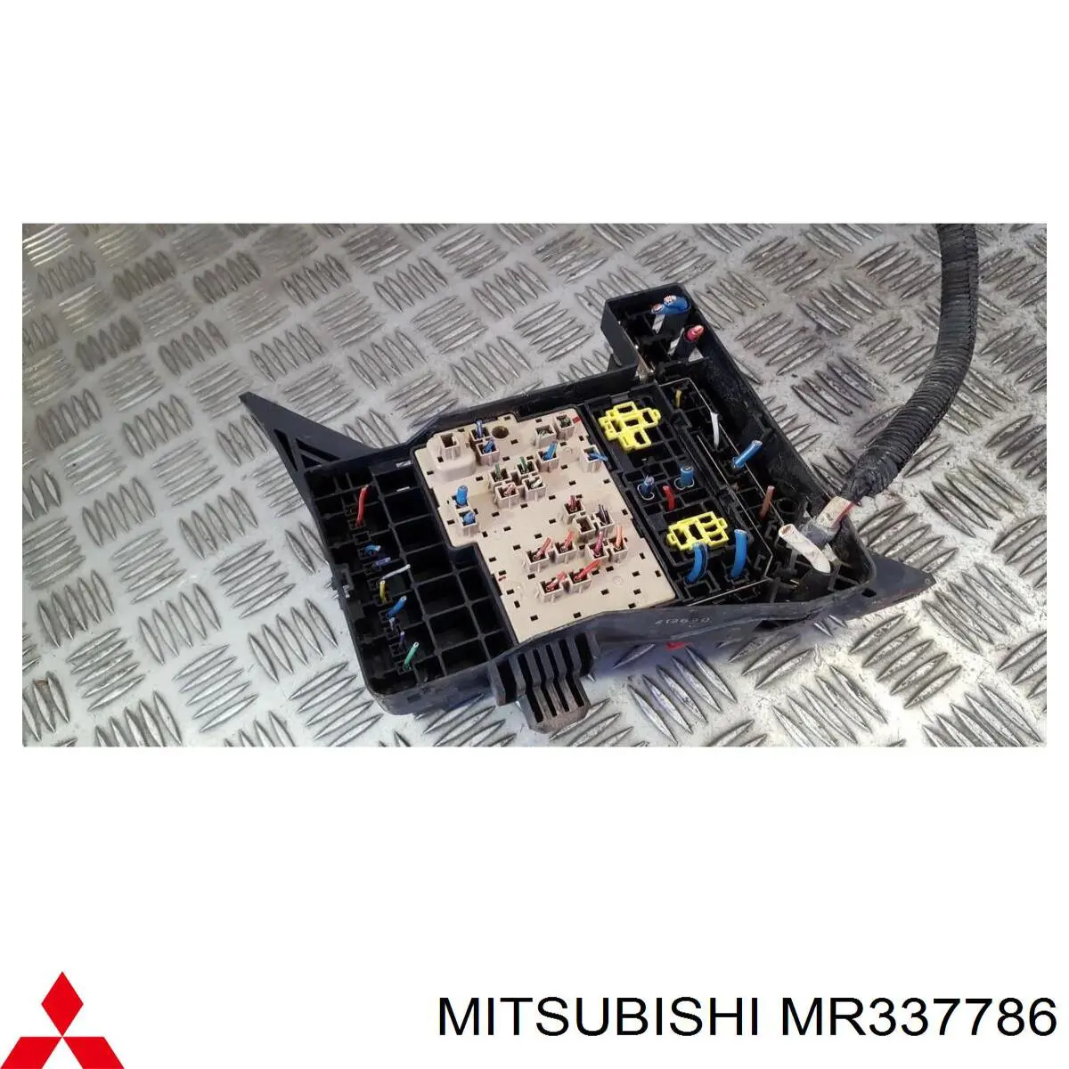 MR337785 Mitsubishi реле фар передніх