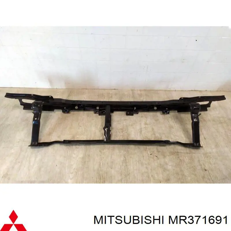 MR371691 Mitsubishi Балка бампера переднього