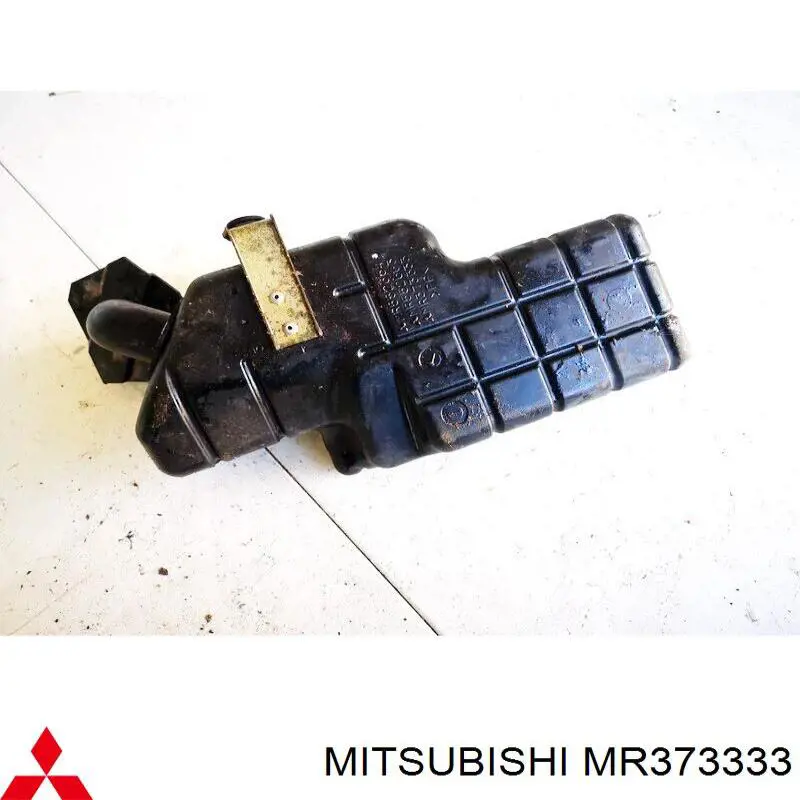 MR373333 Mitsubishi Резонатор повітряного фільтра