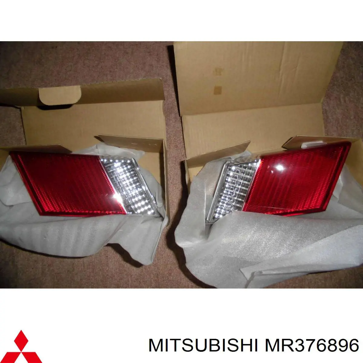Ліхтар задній правий, внутрішній Mitsubishi Lancer 6 (CK/PA) (Міцубісі Лансер)