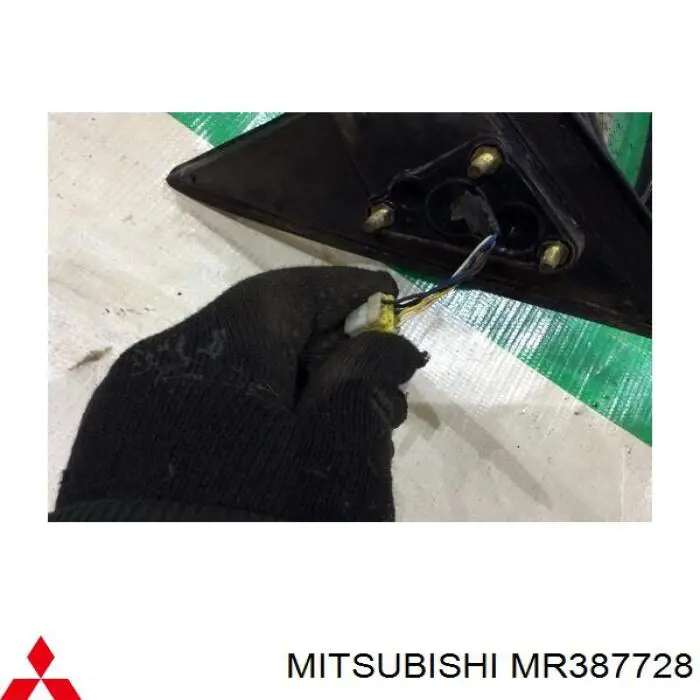 Ліве бічне дзеркало Mitsubishi MR387727 ціна, від 15.45 USD
