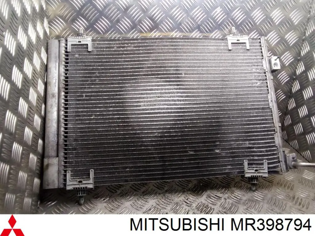 Конденсатор кондиціонера Mitsubishi MR398794 ціна, від 60.09 USD
