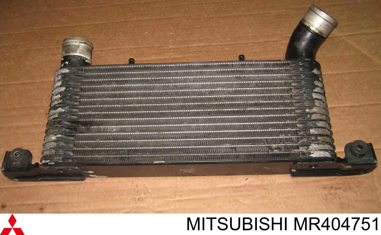 Радіатор интеркуллера Mitsubishi Pajero 3 (Міцубісі Паджеро)