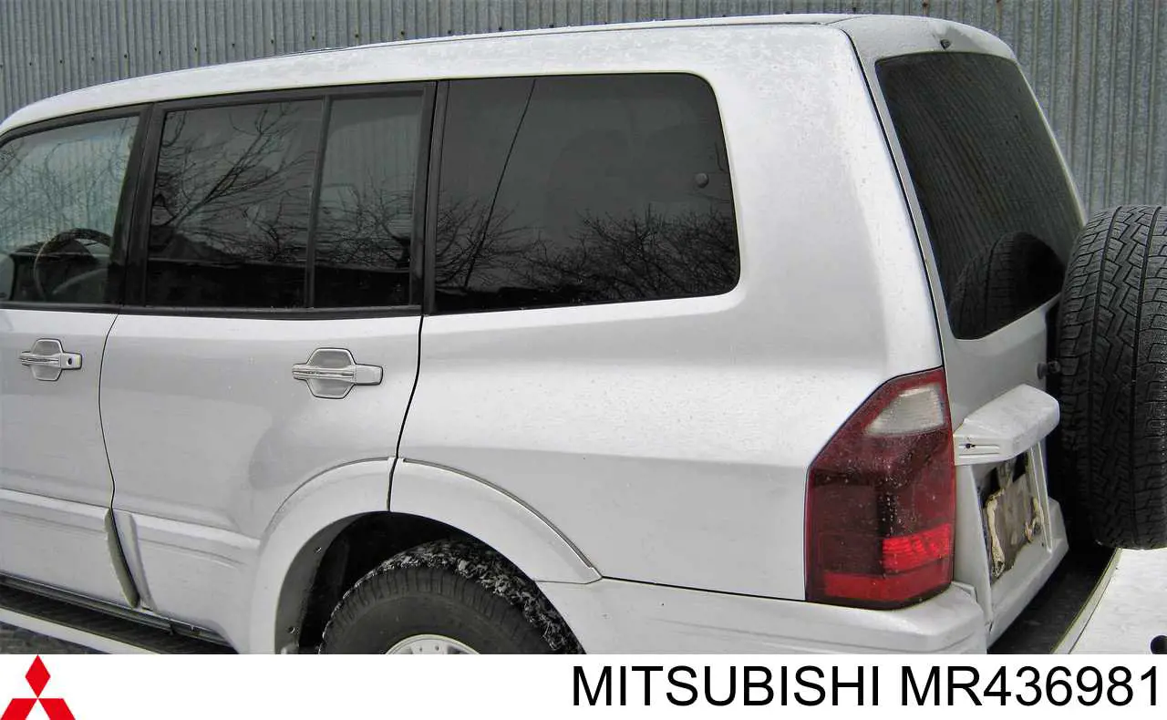 5736A539 Mitsubishi скло задньої двері лівої