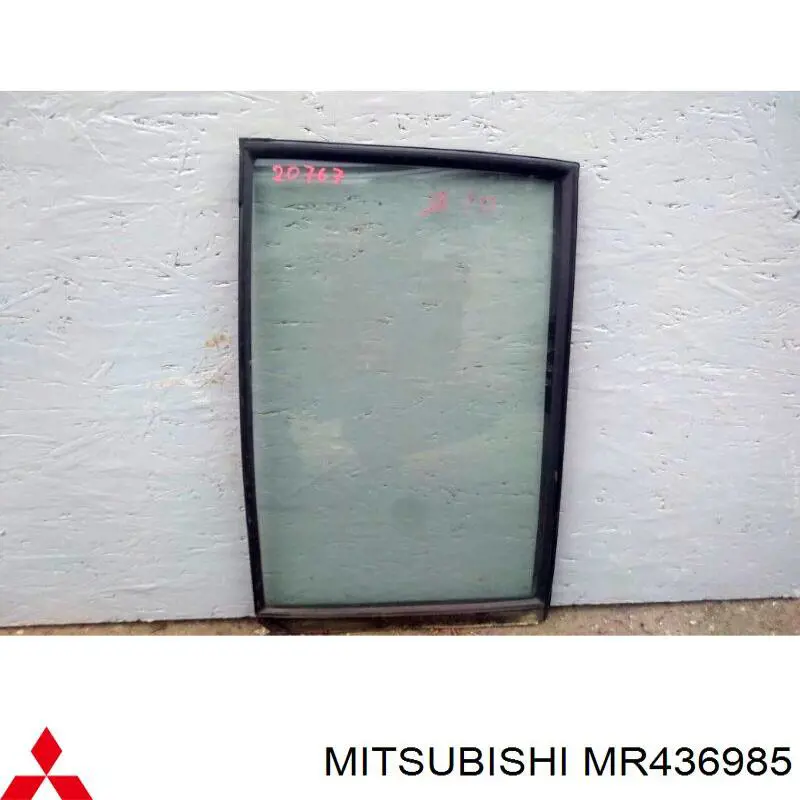 Скло-кватирка двері, задній, лівою Mitsubishi Pajero 4 LONG (V90) (Міцубісі Паджеро)