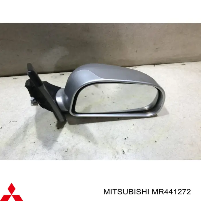 Праве дзеркало заднього виду на Mitsubishi Space Star  DG0