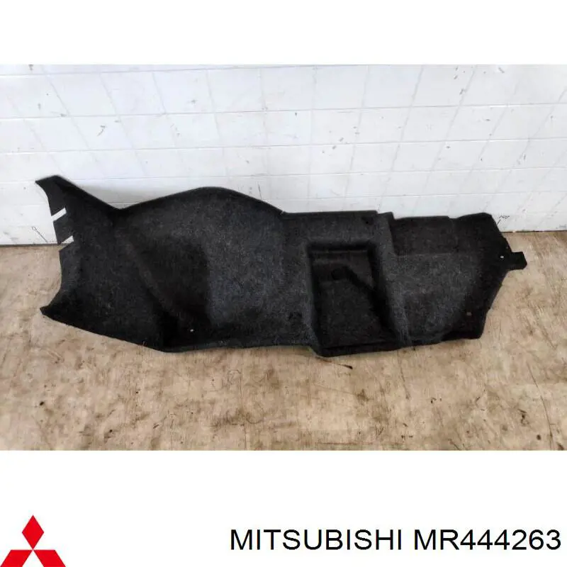 Обшивка-облицювання кришки багажника Mitsubishi Lancer 9 (CSA) (Міцубісі Лансер)