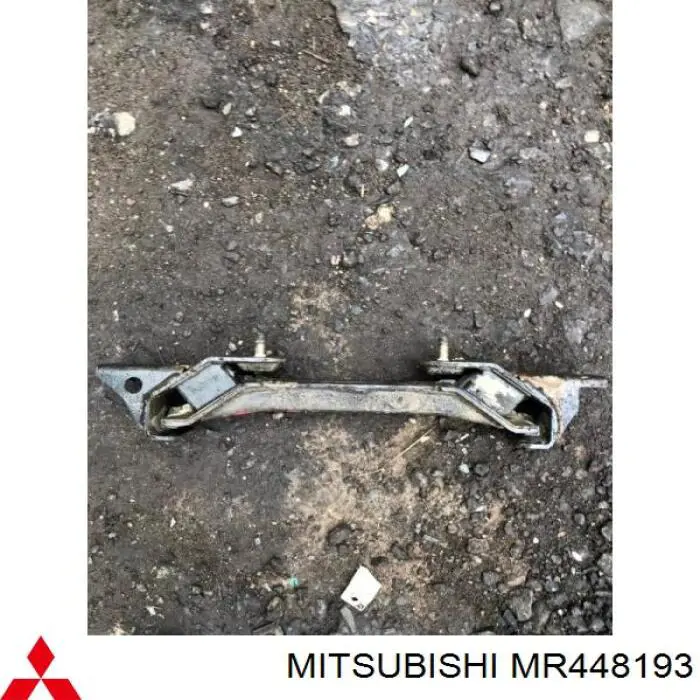 Подушка (опора) двигуна, задня MR448193 Mitsubishi