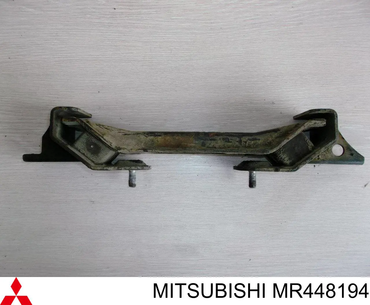 Купити MR448194 Mitsubishi Задня опора двигуна
