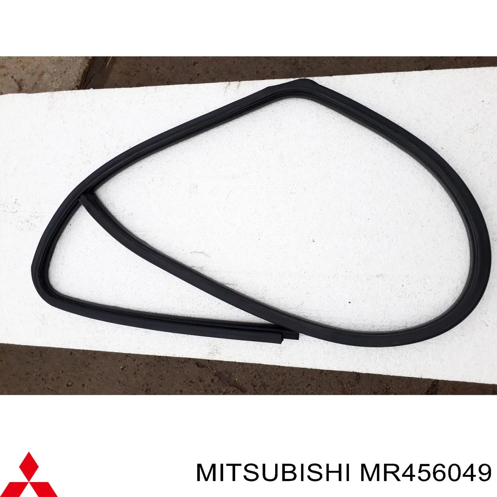 Mitsubishi MR456049