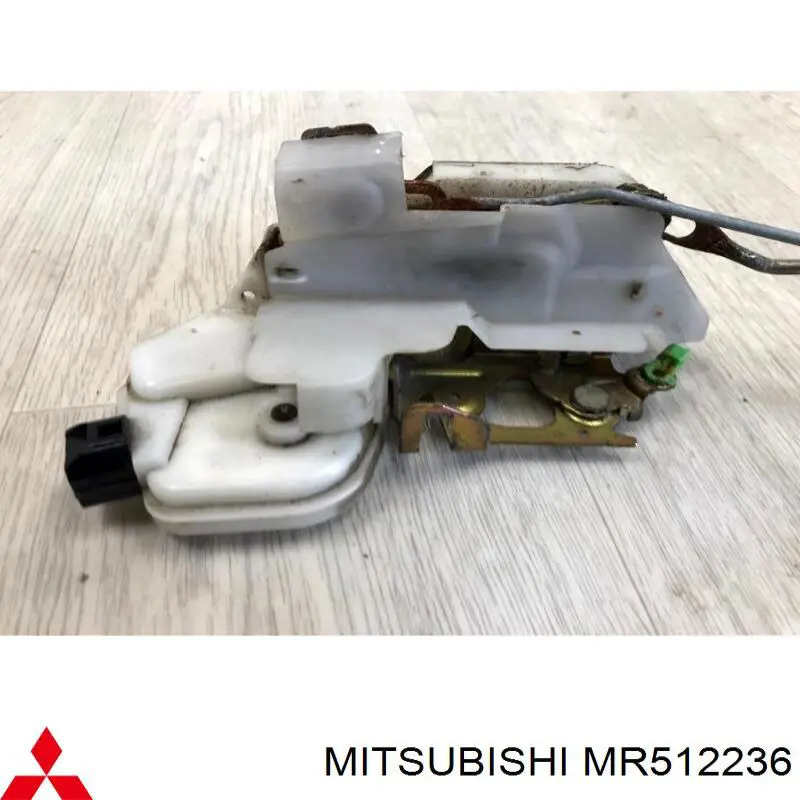 Замок передніх пасажирських дверей Mitsubishi MR512236 ціна, від 13.78 USD