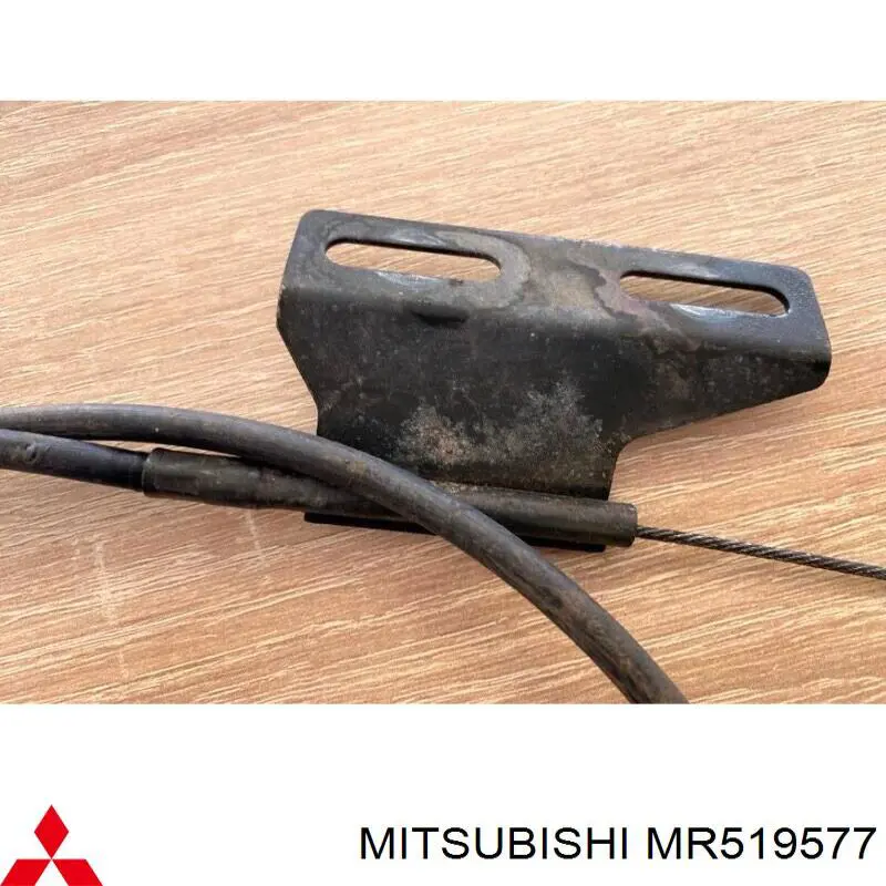 Купити MR519577 Mitsubishi Трос газу