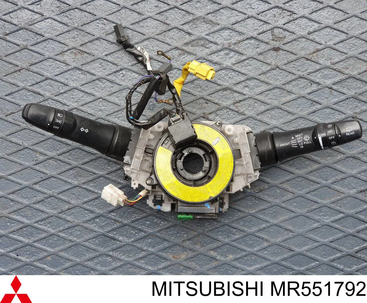 Датчик повороту керма Mitsubishi MR551792 ціна, від 30.47 USD
