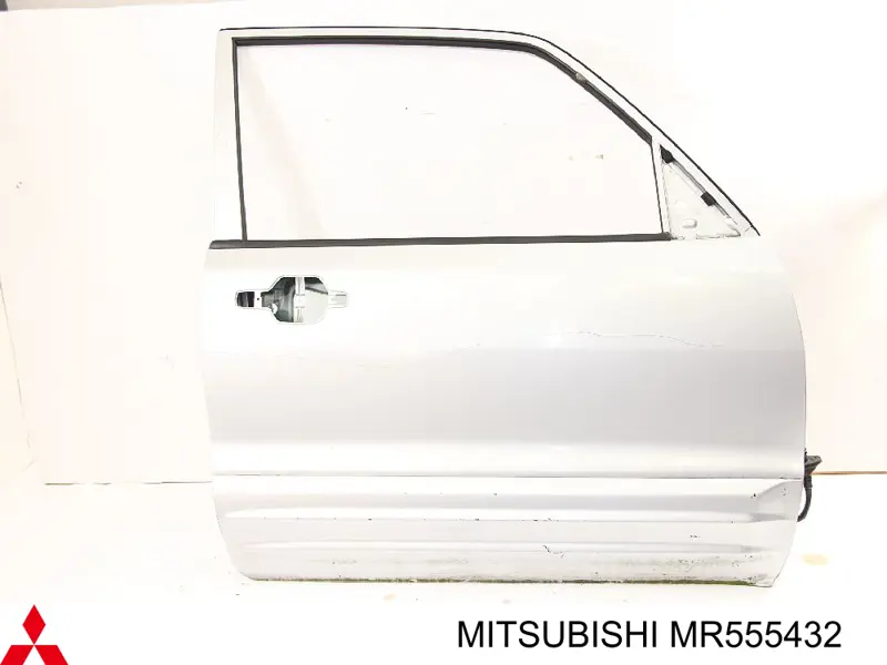 MN161212 Mitsubishi двері передні, праві