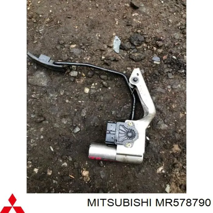 MR578790 Mitsubishi Датчик положення педалі акселератора (газу)